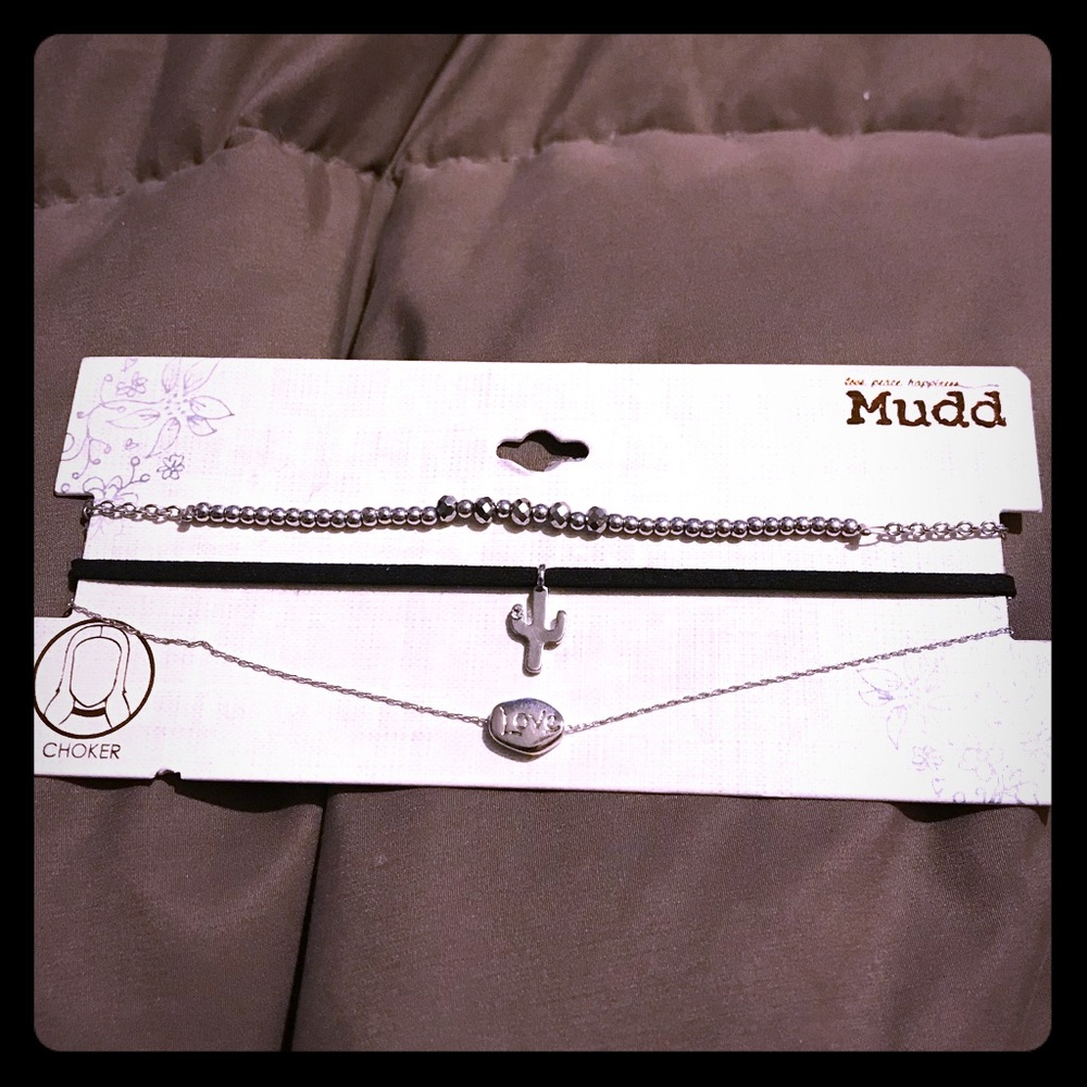 ❤️ Brand New Choker Set
